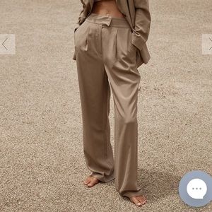 DISSH pleated trousers NEW WITH TAGS!